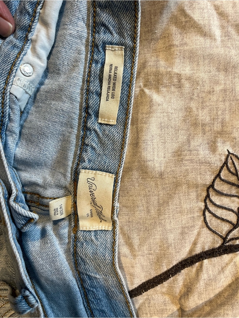 Universal Thread Light Blue Wide-Leg Jeans - Picture 3 of 5